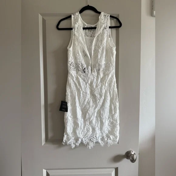 Lulu's white lacy mini dress - Picture 2 of 6